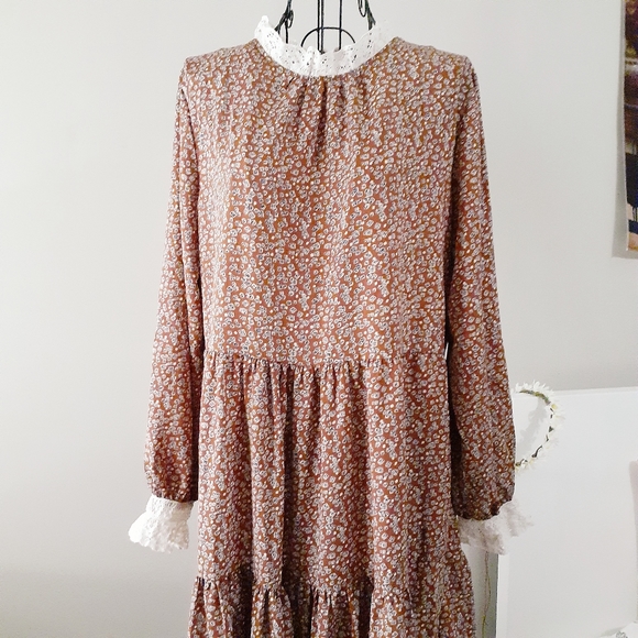 Literary poet dress - Picture 5 of 7